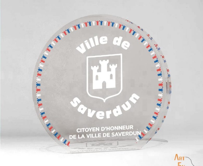 Trophée plexiglas 100% made in France sur mesure deal toys tombstone Mairie