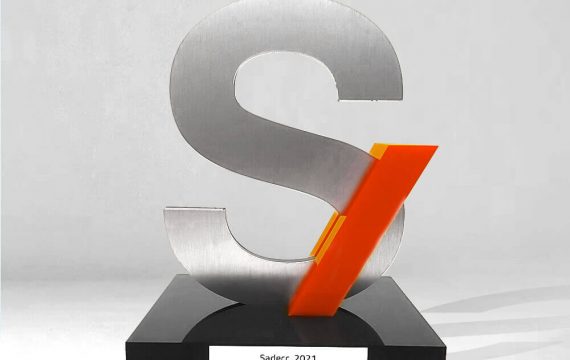 Trophée métal plexiglas 100% made in France