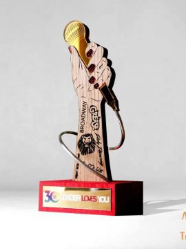 Trophée micro made in France sur mesure