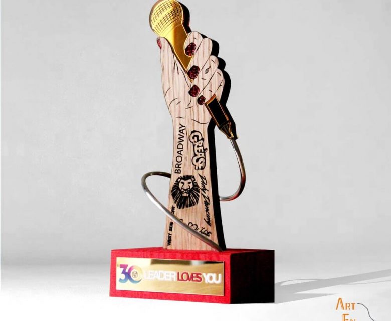 Trophée micro made in France sur mesure