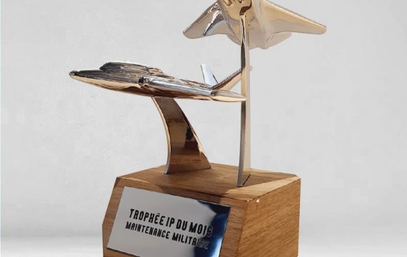 trophées sur mesure avion