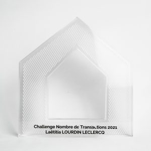 trophée en plexiglas sur mesure