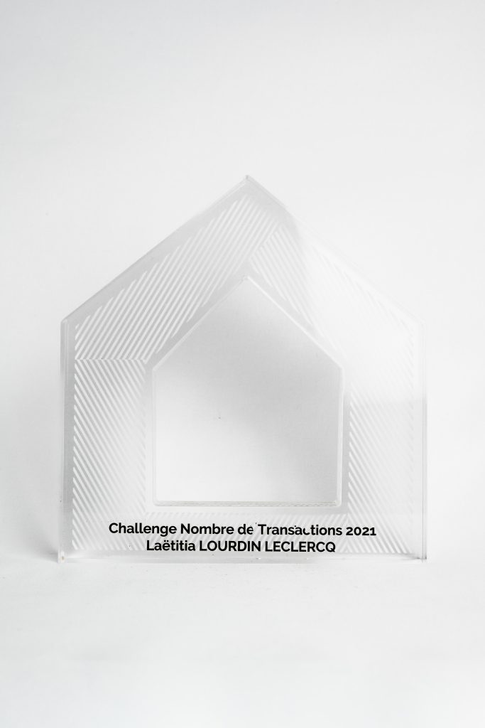 trophée en plexiglas sur mesure