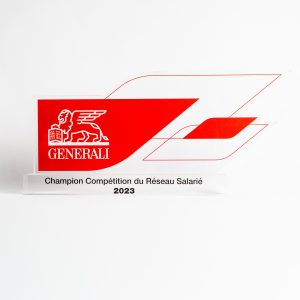 création trophée en plexiglas sur mesure